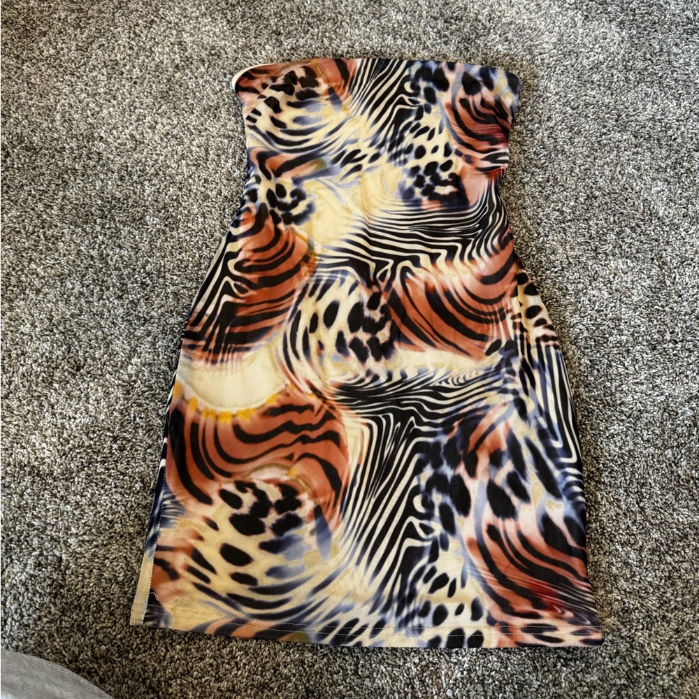 Chic Strapless Animal Print Dress